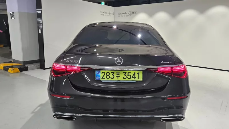 Mercedes-Benz S-Class