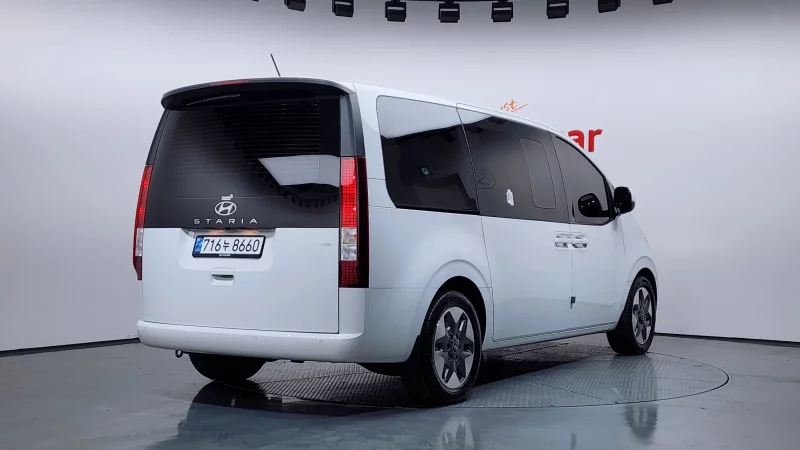 Hyundai Staria