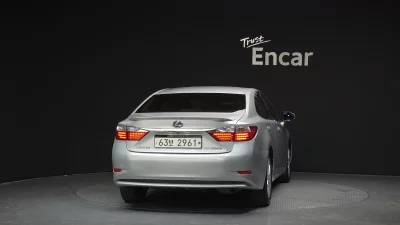 Lexus ES300h