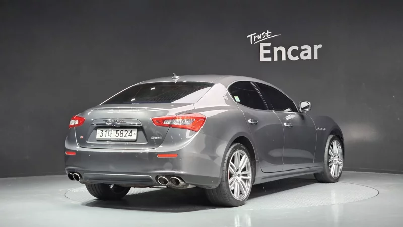 Maserati GHIBLI
