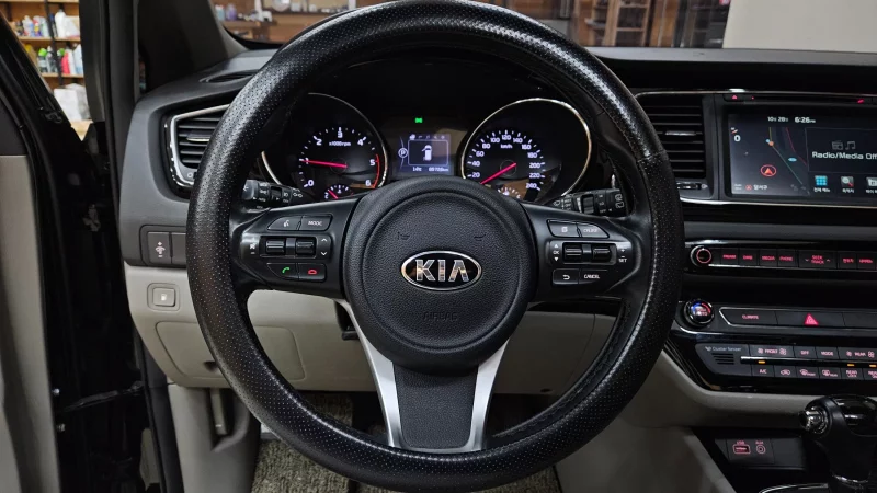 Kia Carnival