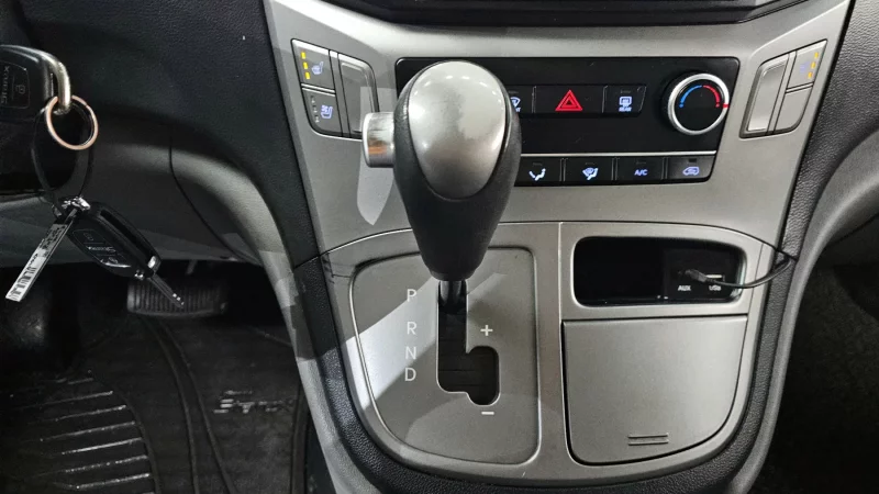 Hyundai Starex