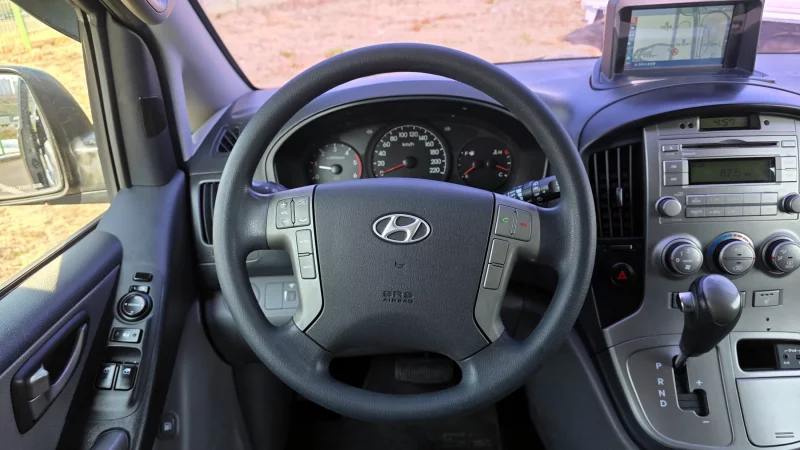 Hyundai Starex