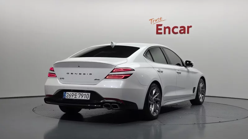 Genesis G70