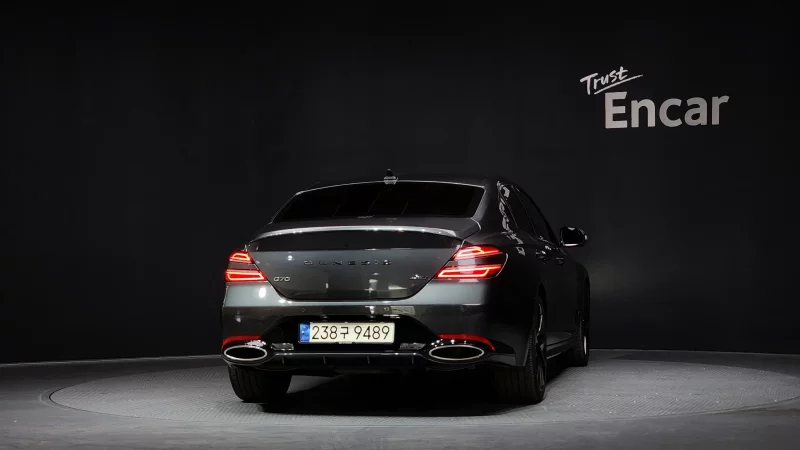 Genesis G70