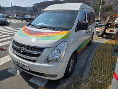 Hyundai Starex