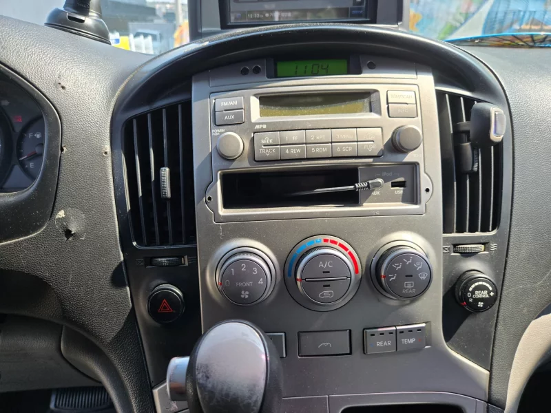 Hyundai Starex