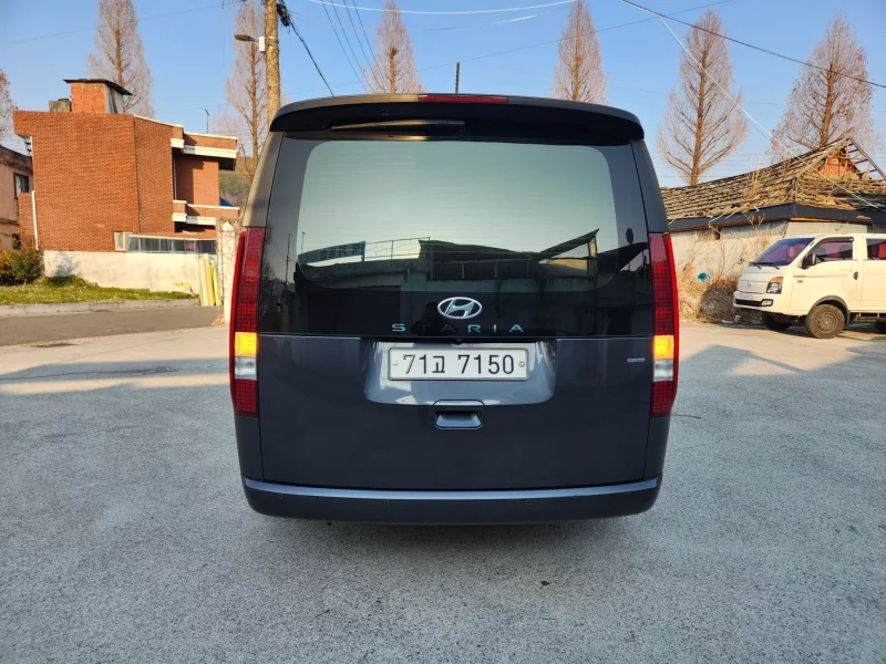 Hyundai Staria