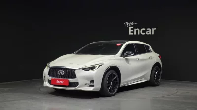 Infiniti Q30