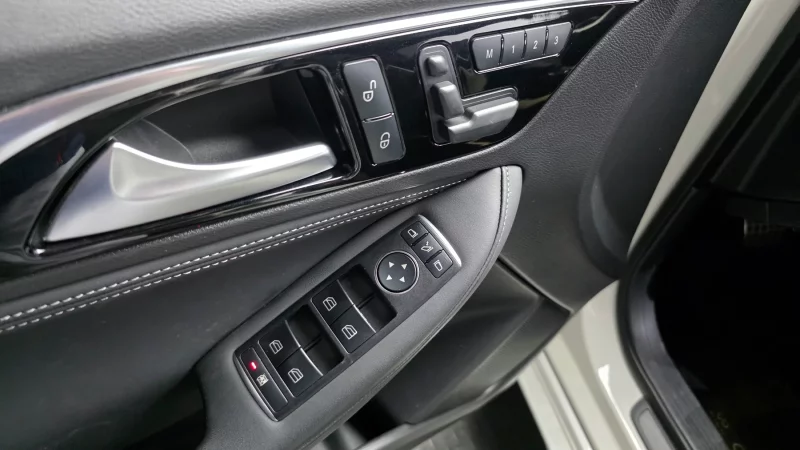 Infiniti Q30