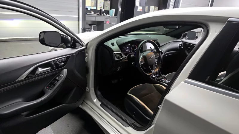 Infiniti Q30
