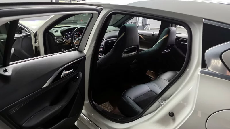 Infiniti Q30