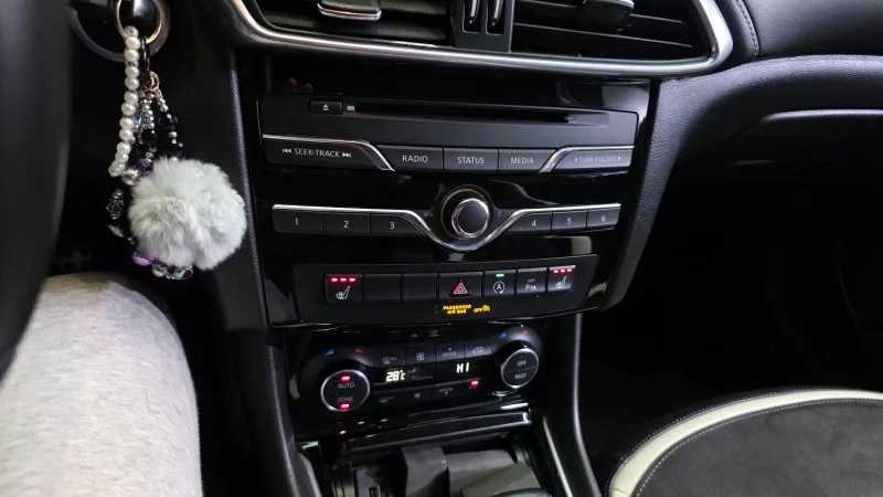 Infiniti Q30