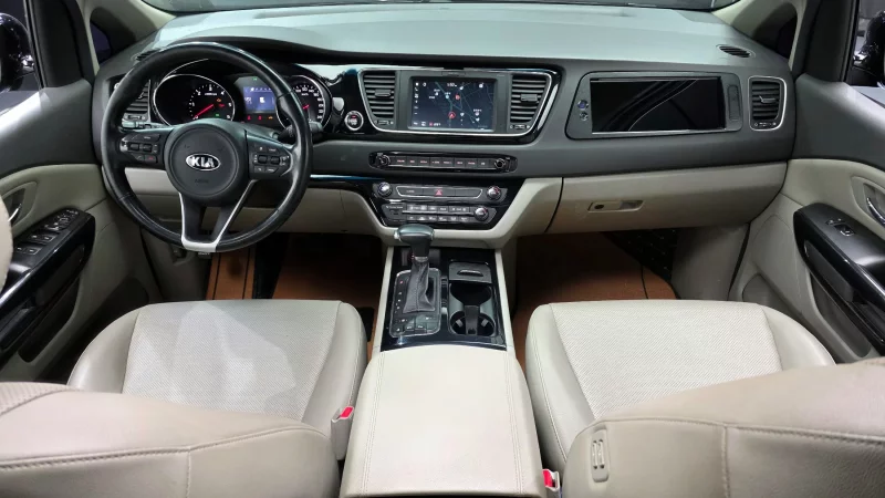 Kia Carnival