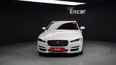 Jaguar XE
