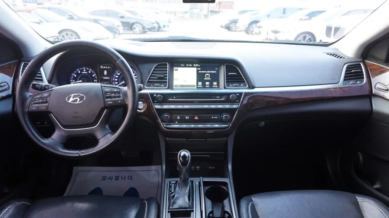 Hyundai Aslan