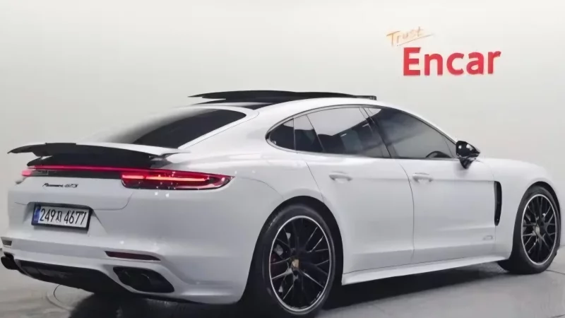 Porsche PANAMERA