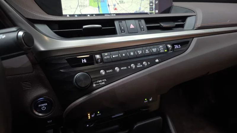 Lexus ES300h