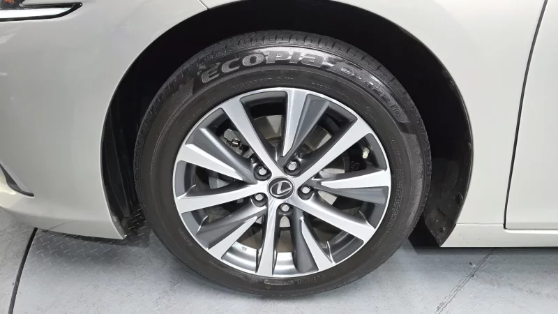Lexus ES300h