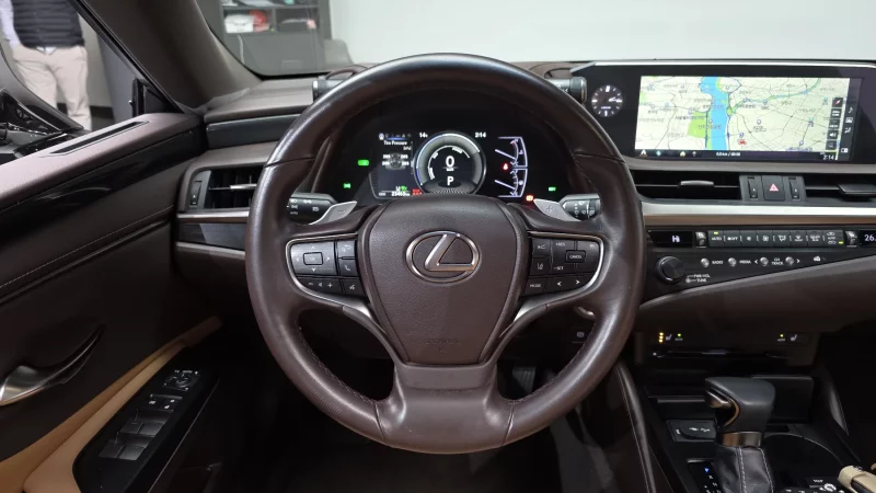 Lexus ES300h