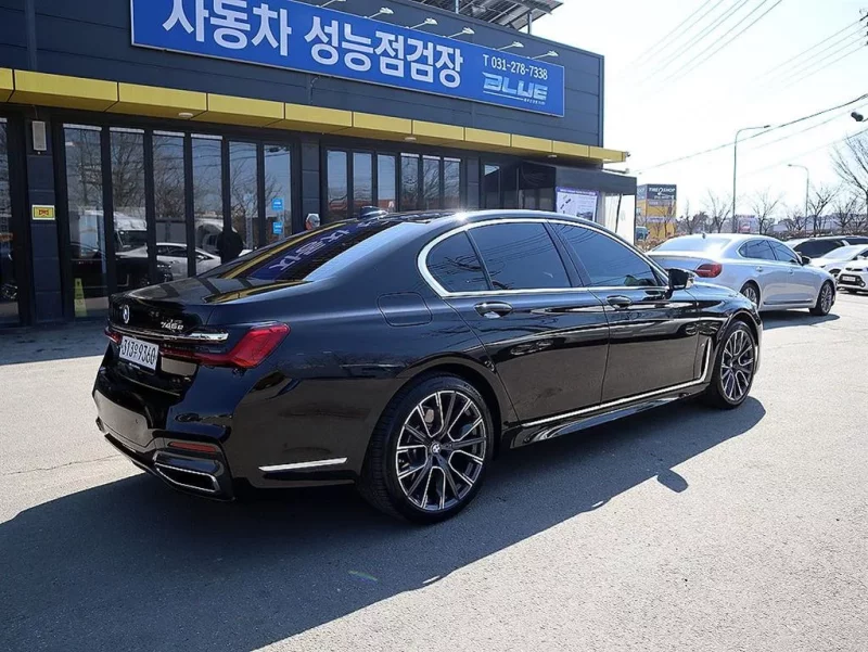 BMW 7-Series