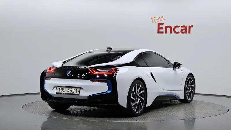 BMW i8