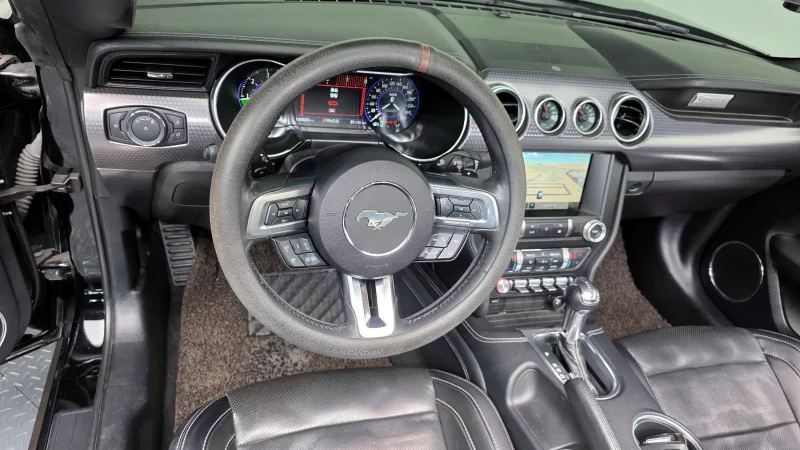 Ford MUSTANG