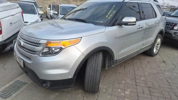 Ford EXPLORER