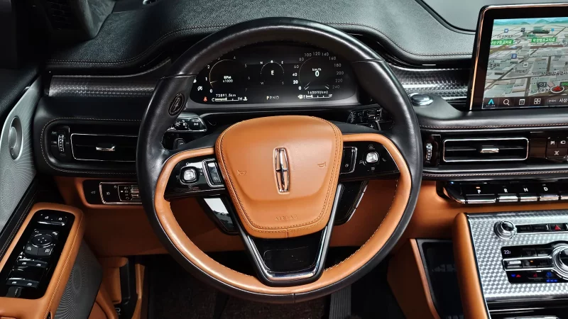 Lincoln AVIATOR