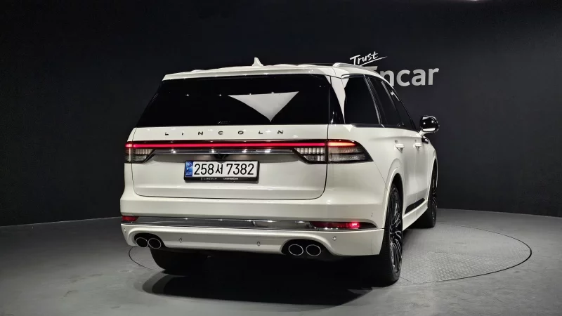 Lincoln AVIATOR