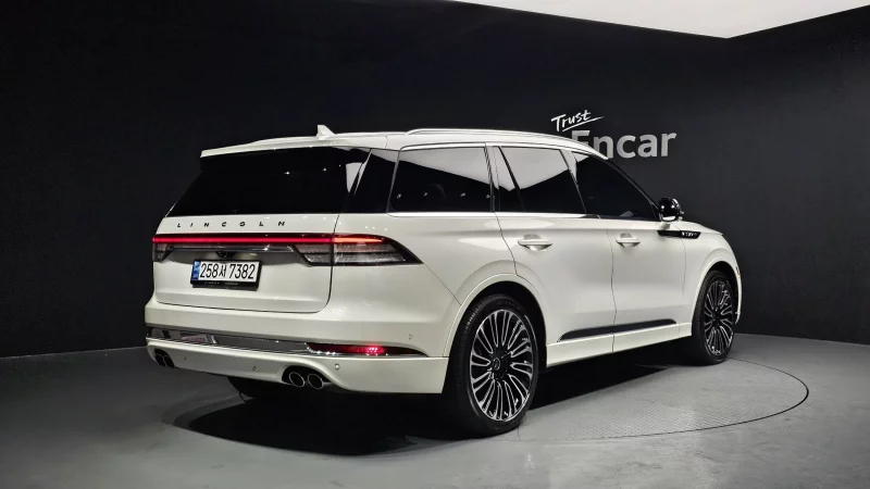 Lincoln AVIATOR