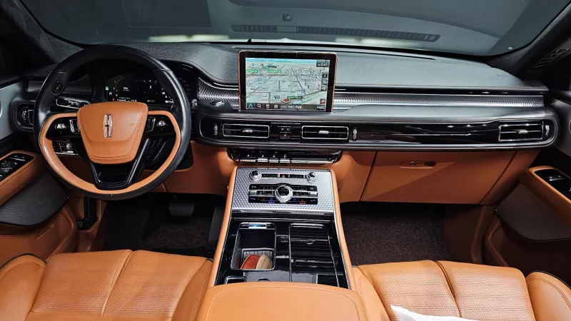 Lincoln AVIATOR