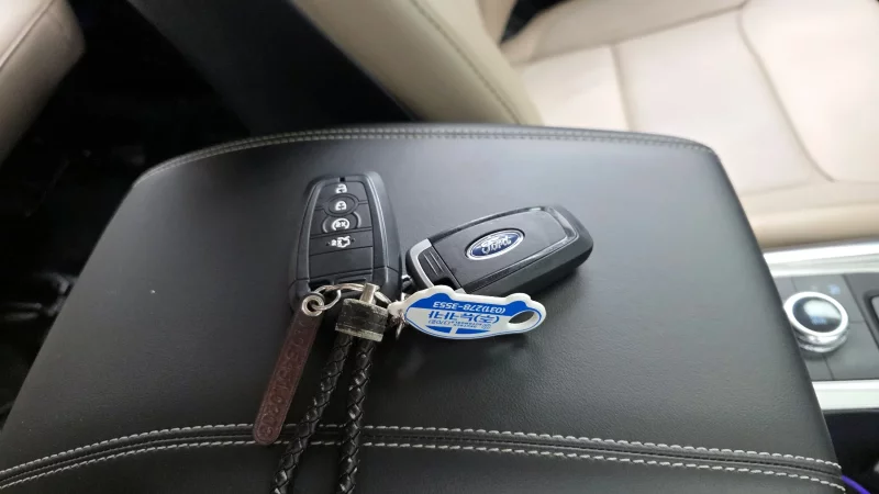 Ford EXPLORER