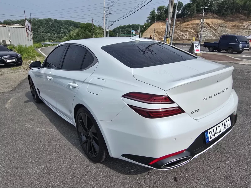 Genesis G70