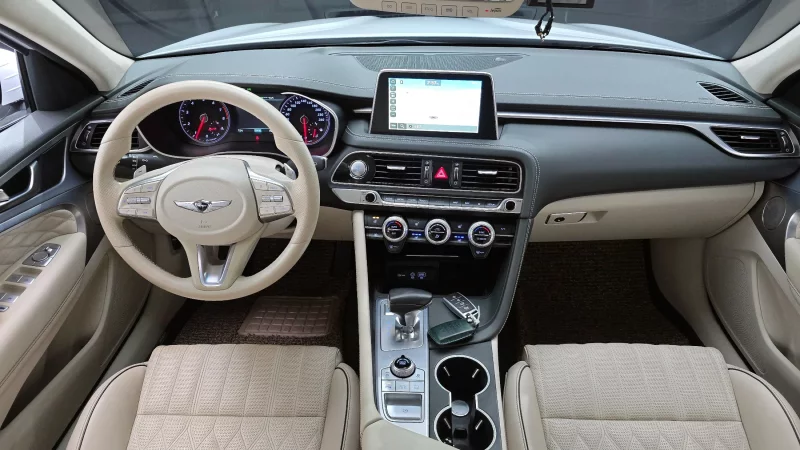 Genesis G70