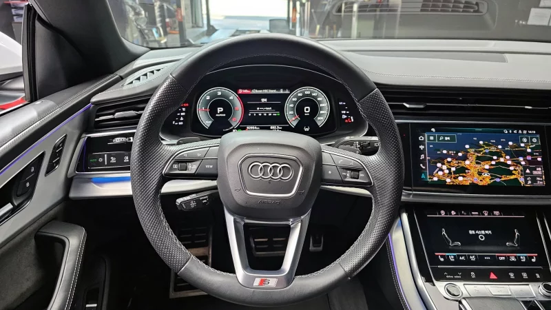 Audi Q8