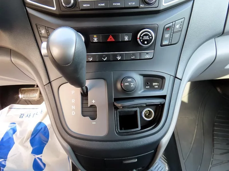 Hyundai Starex