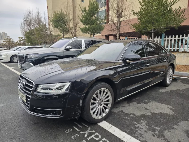 Audi A8