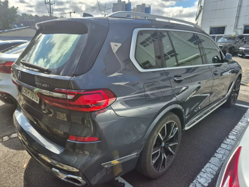 BMW X7