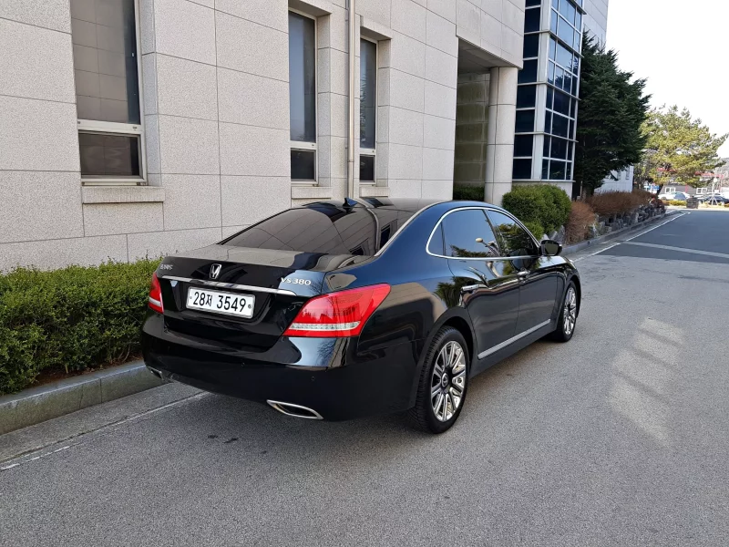 Hyundai Equus