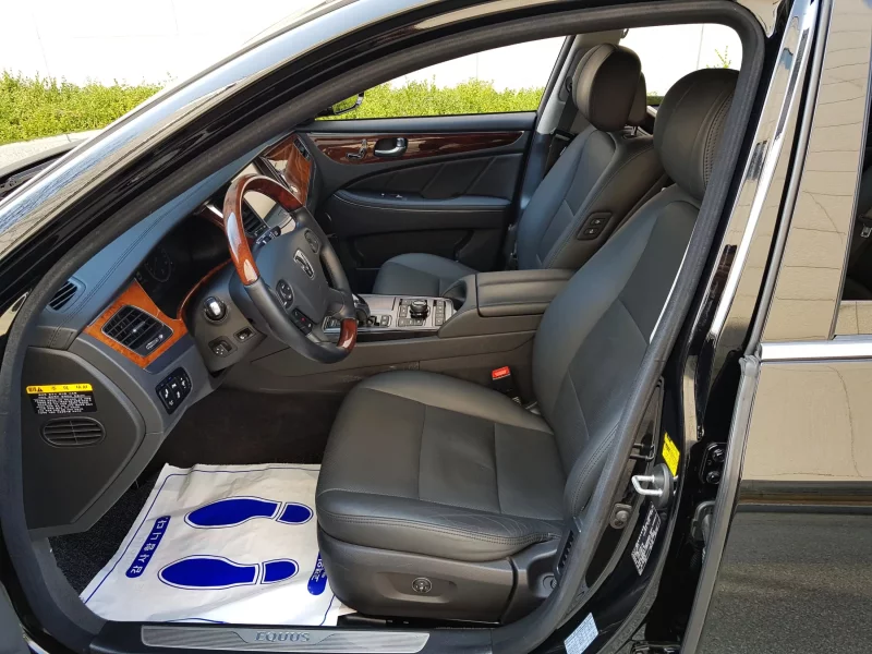 Hyundai Equus