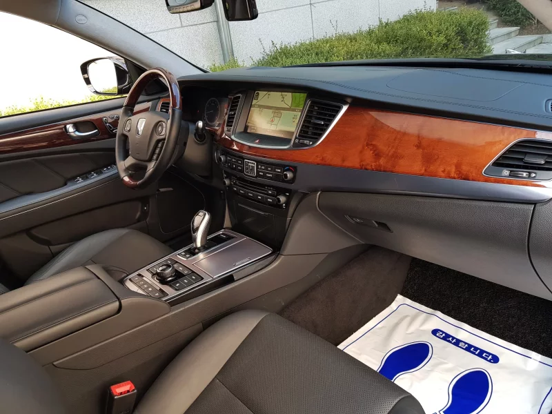 Hyundai Equus