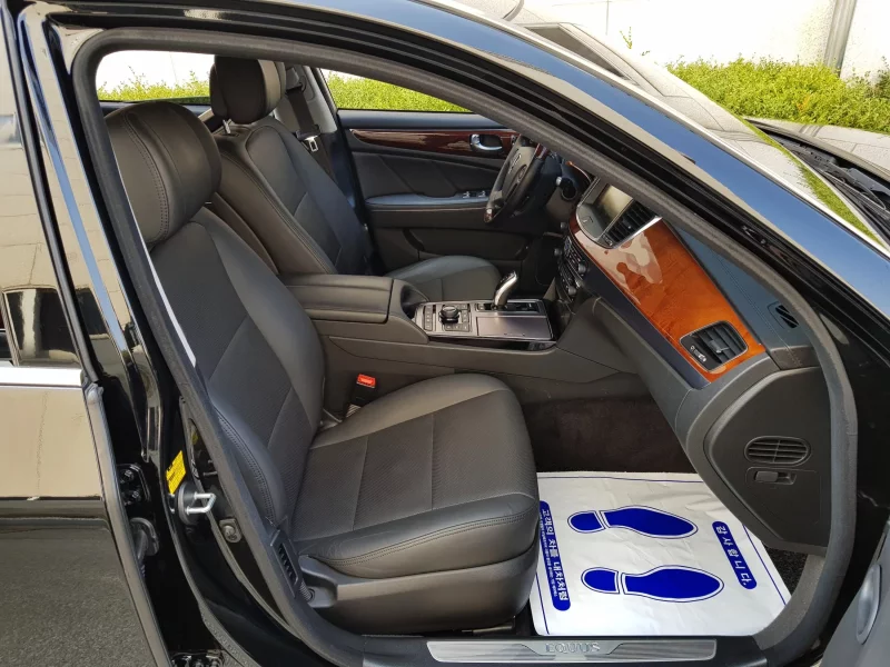 Hyundai Equus