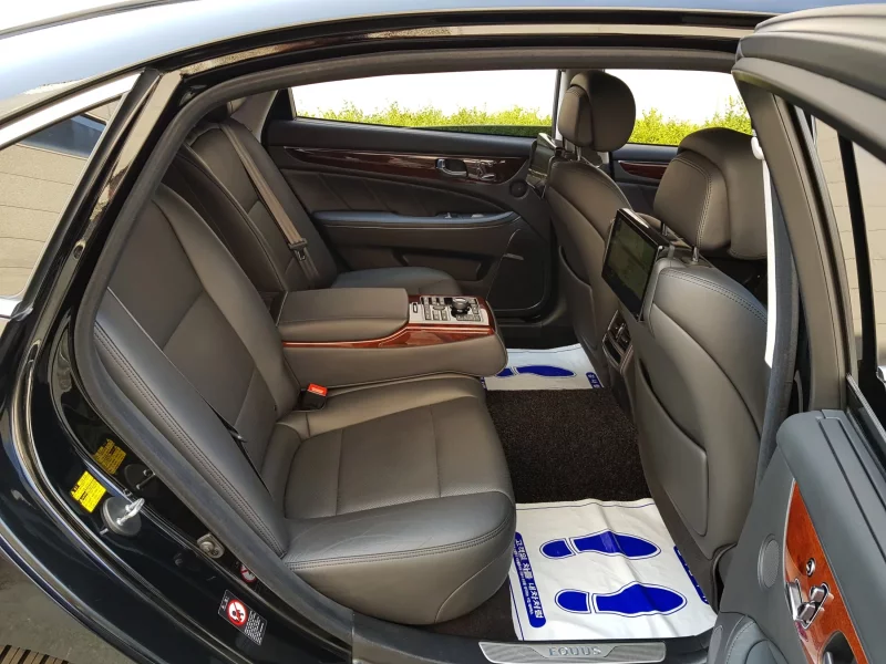 Hyundai Equus