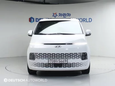 Hyundai Staria