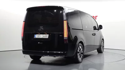 Hyundai Staria