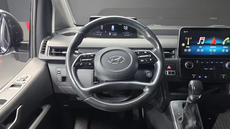 Hyundai Staria