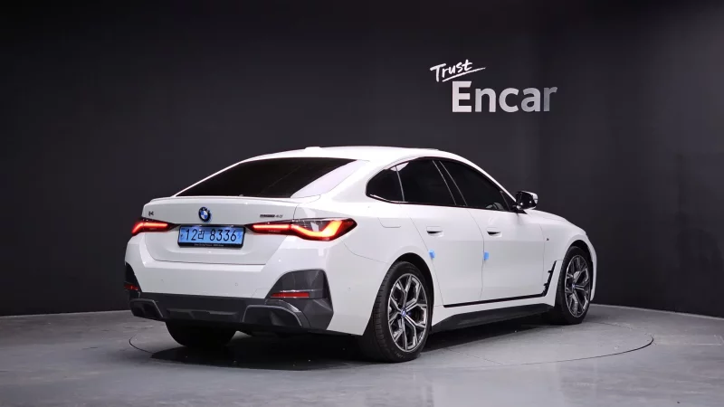 BMW i4