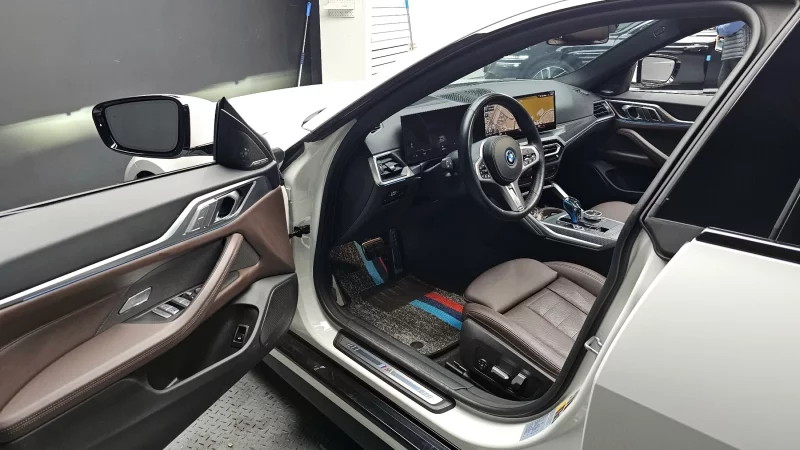 BMW i4