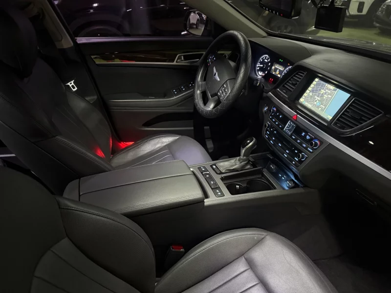 Hyundai Genesis